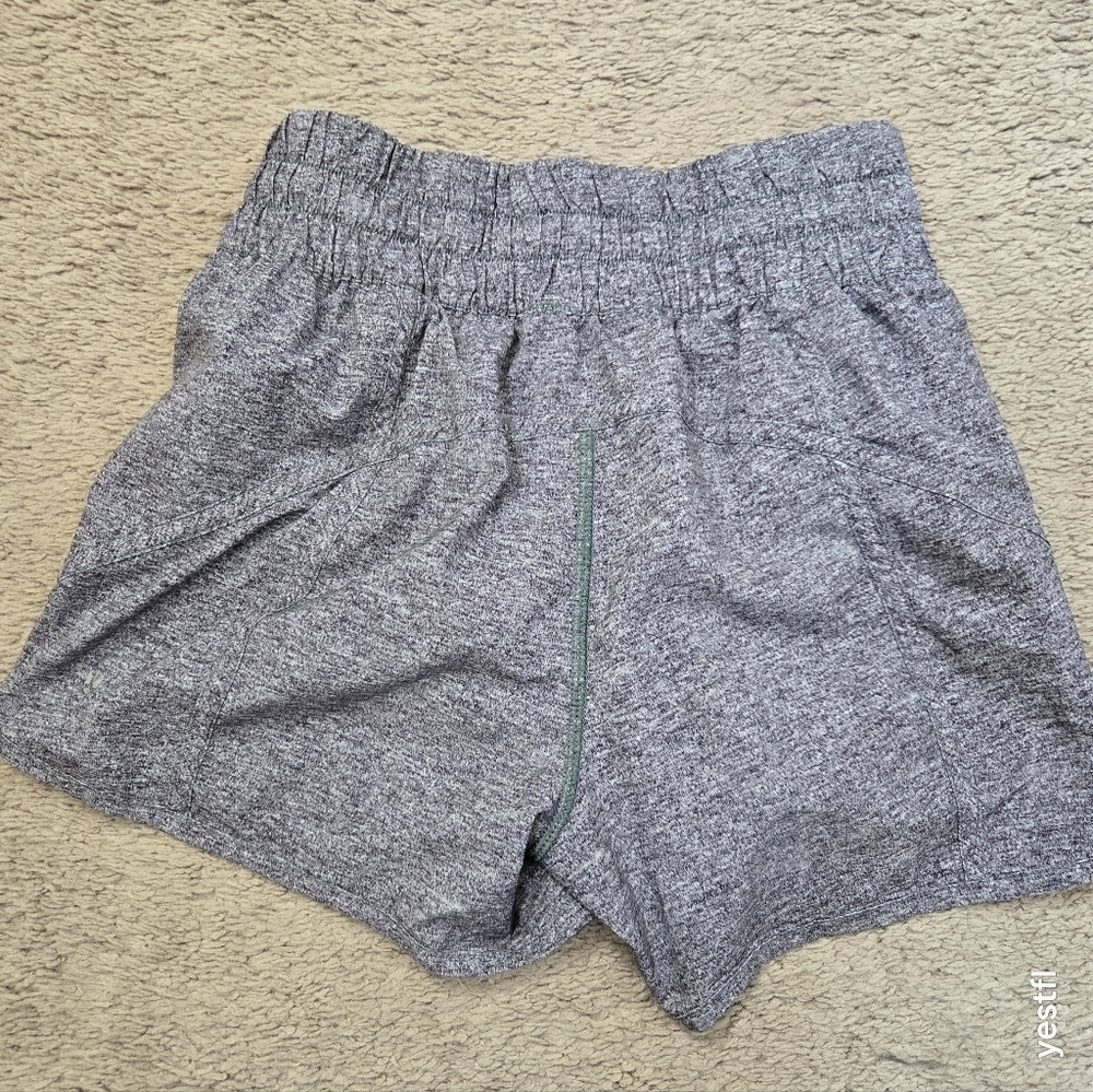 Lululemon Tracker Short IV (4 way stretch 4") size 2 gray black - Picture 2 of 6
